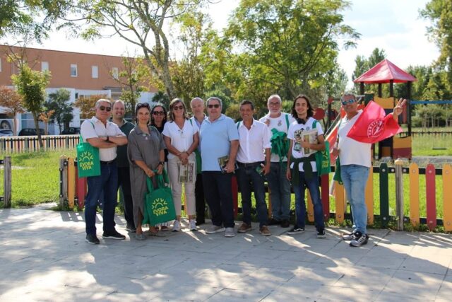 O ÚLTIMO DIA
DE UMA GRANDE CAMINHADA,
ANTES DO PASSO DECISIVO.
​
CHEGÁMOS ao último dia de campanha. Foram meses de proximidade, de diálogo e de uma onda de apoio incrível que nos enche de orgulho e de esperança.
​
COMEÇÁMOS o dia como sempre: na rua, junto das pessoas. Esta manhã, estivemos na União das Freguesias de Malagueira e Horta das Figueiras, ao lado do nosso candidato a Presidente da Junta, ANANIAS QUINTANO.
​
E VAMOS TERMINAR como começámos: JUNTOS, no nosso grande encontro de encerramento, para celebrarmos esta campanha memorável e darmos o último abraço de confiança.
​
ESTA É A HORA. É A NOSSA FORÇA. Junte-se a nós e, no domingo, dia 12, vote com o coração e com a confiança. Vote PS!

#JuntosAtéÀVitória #UmaEquipaParaÉvora #CarlosZorrinho #oPresidenteParaÉvora #ForçaParaGovernar